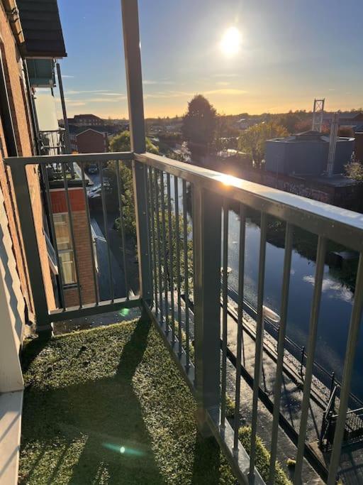 Lincoln View Sleeps 4 Balcony Self Check-In Apartamento Exterior foto